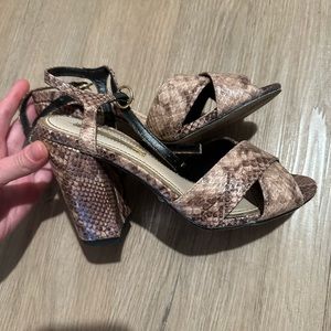 Snake Color Heels